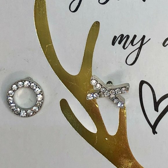 Two Sets Earrings Rhinestone X&O and Solid Squares Silvertone NEW - Picture 2 of 4